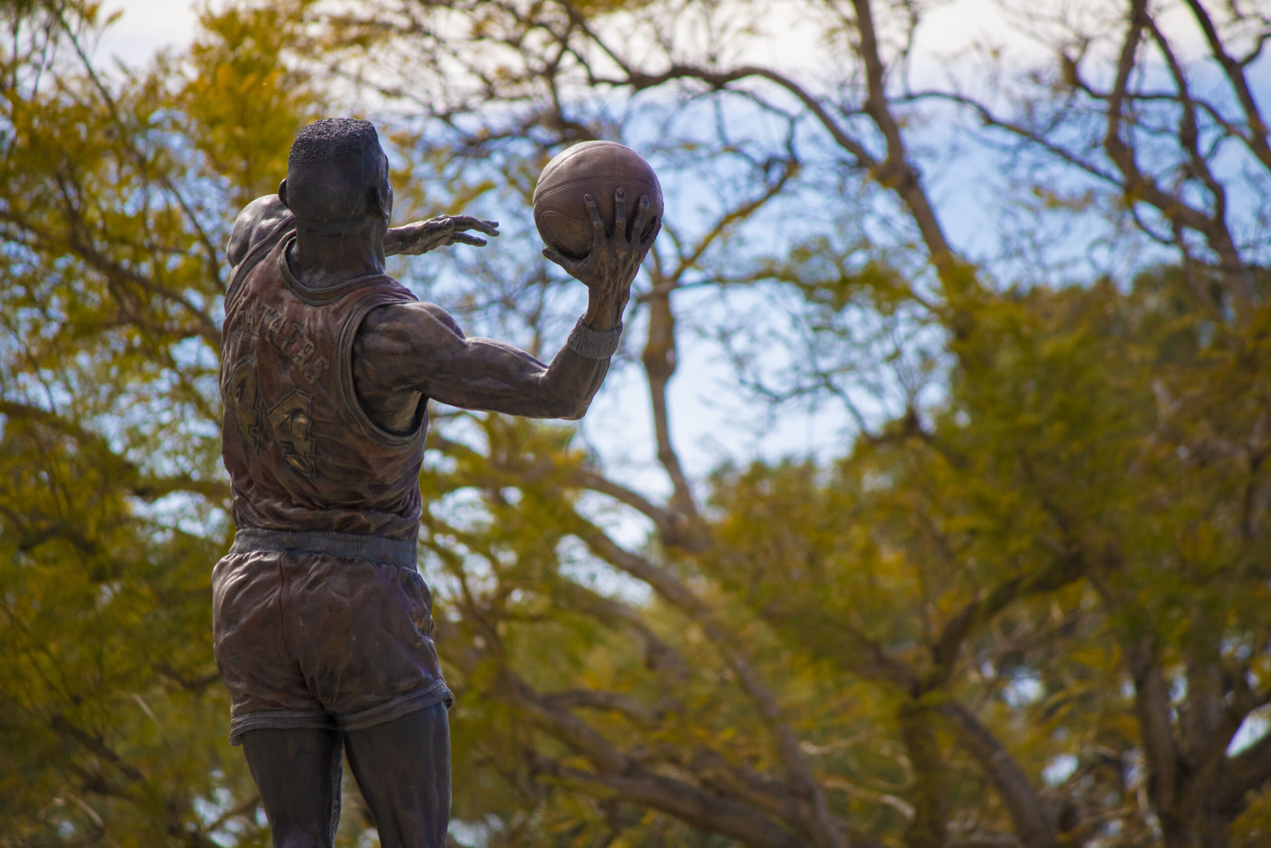 Hank Gathers’ Statue